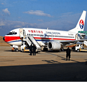 静巴音布鲁克航空运输航空快运业稳步发展的原因是什么？